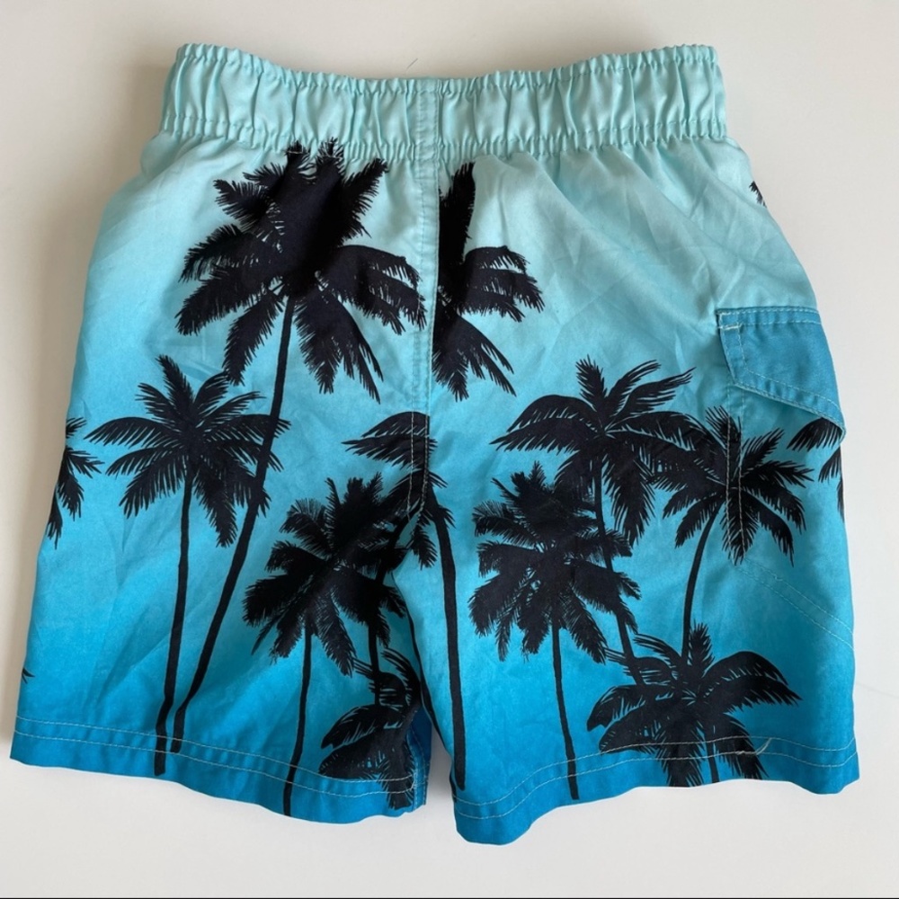 Laguna Rash Guard & Swim Trunks Set 🌊 - Picture 8 of 10